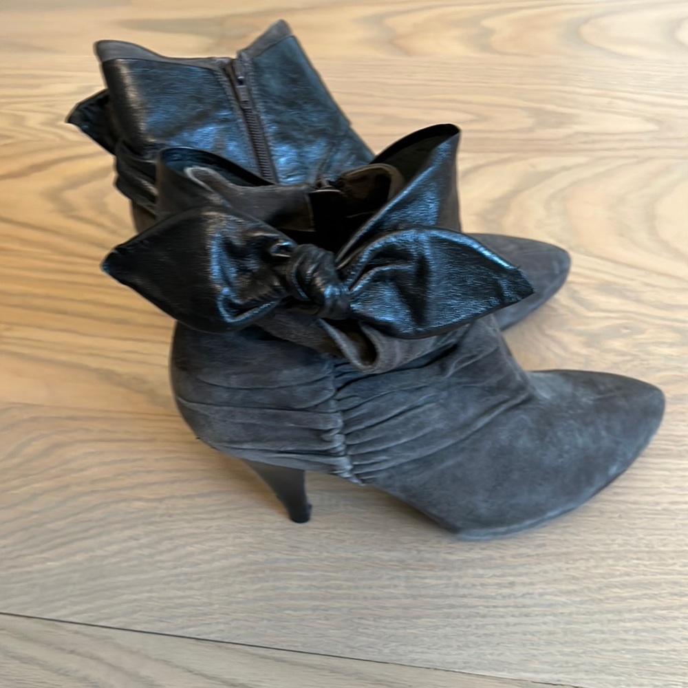Via Spiga booties